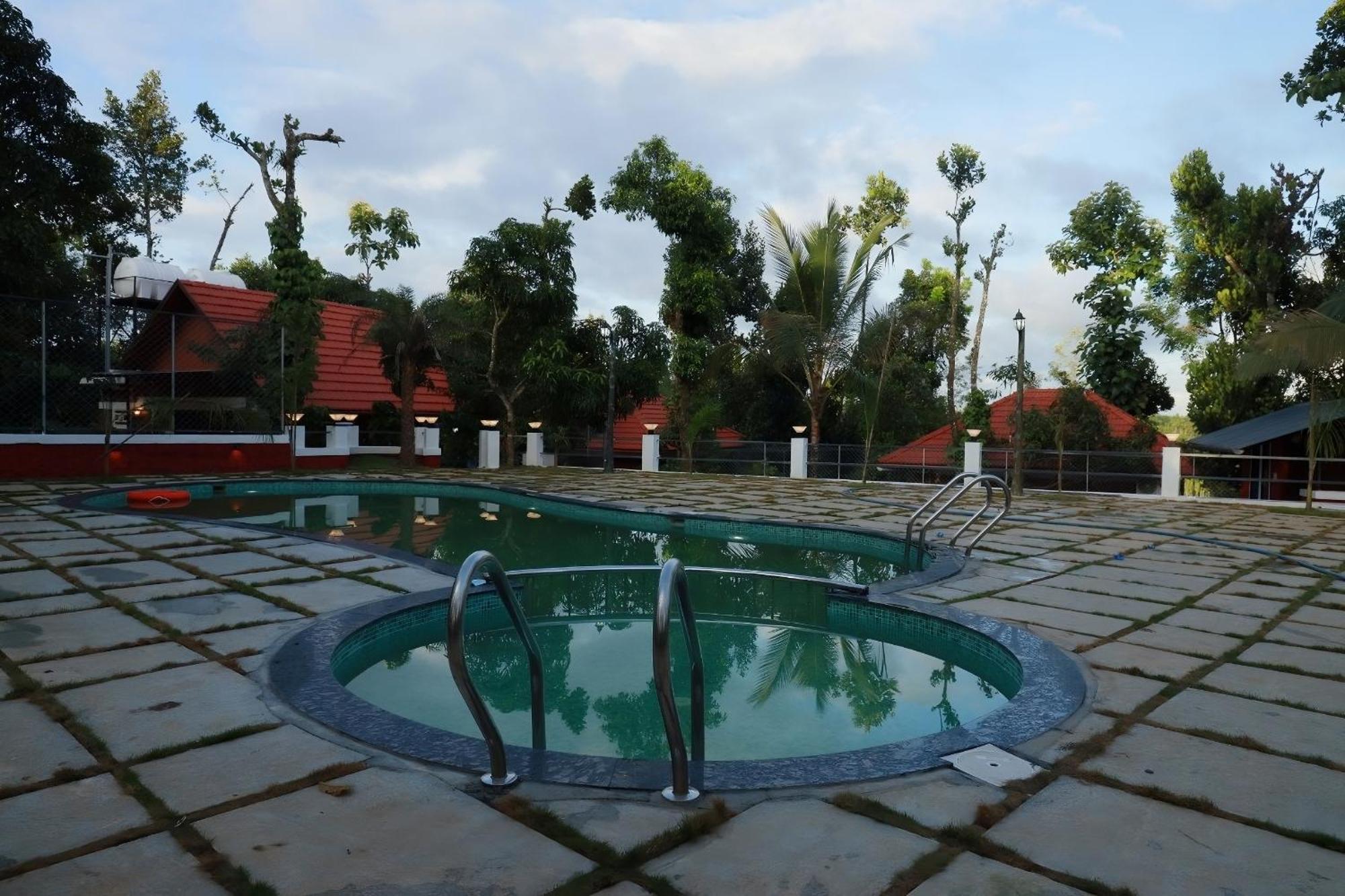 Miracle Holidays Mananthavady Exterior photo